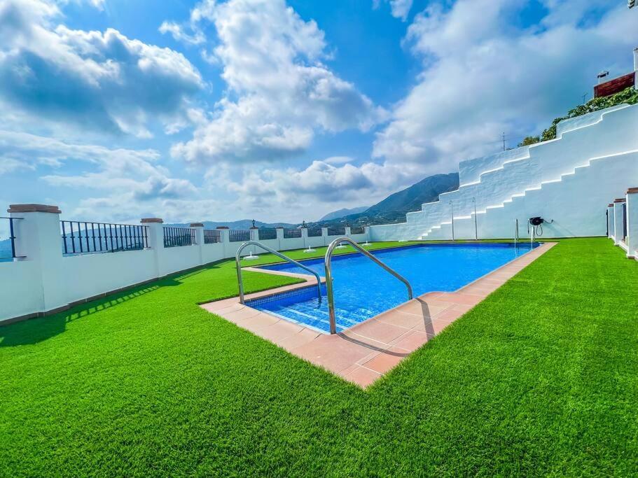 Modern 2 Bed Apartment With Pool In Frigiliana Zewnętrze zdjęcie