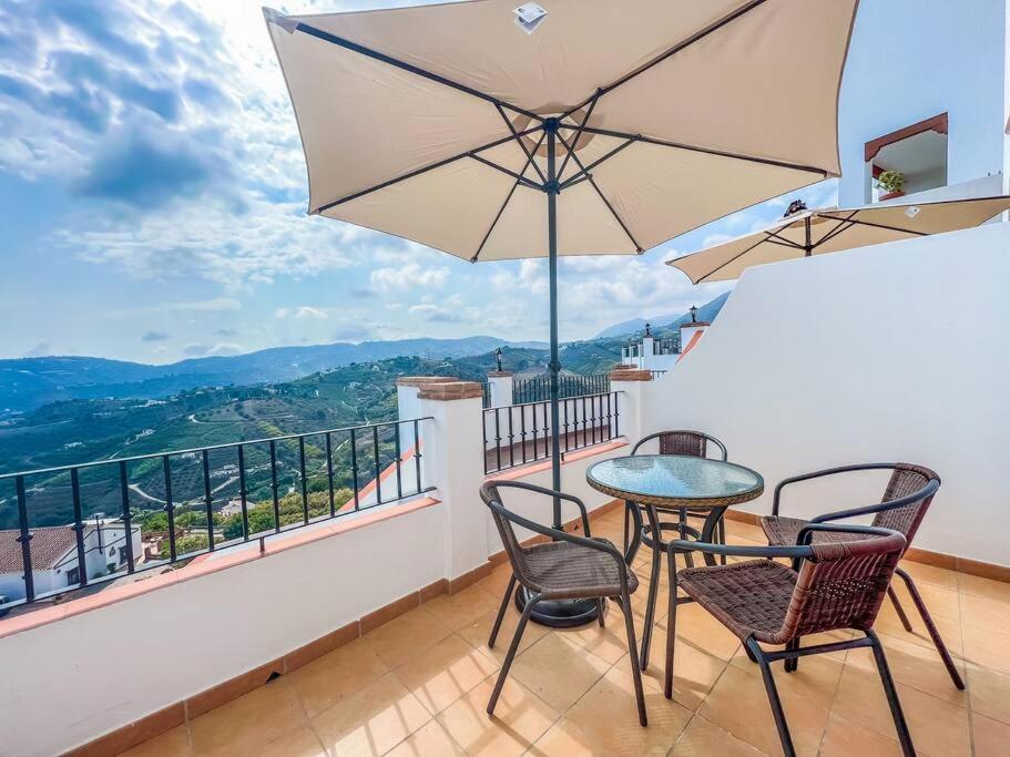 Modern 2 Bed Apartment With Pool In Frigiliana Zewnętrze zdjęcie
