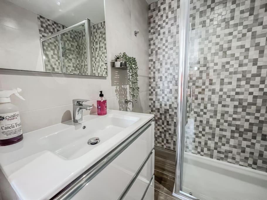 Modern 2 Bed Apartment With Pool In Frigiliana Zewnętrze zdjęcie